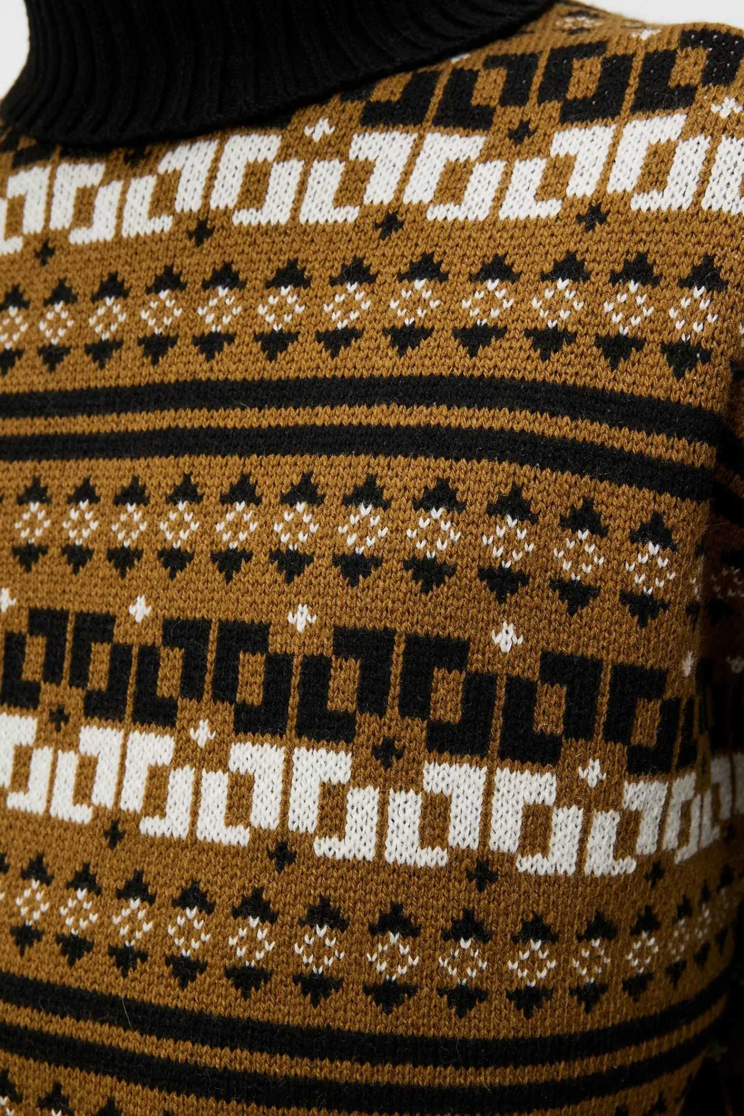 Bearclaw Turtle Neck Sweater | J.Lindeberg New