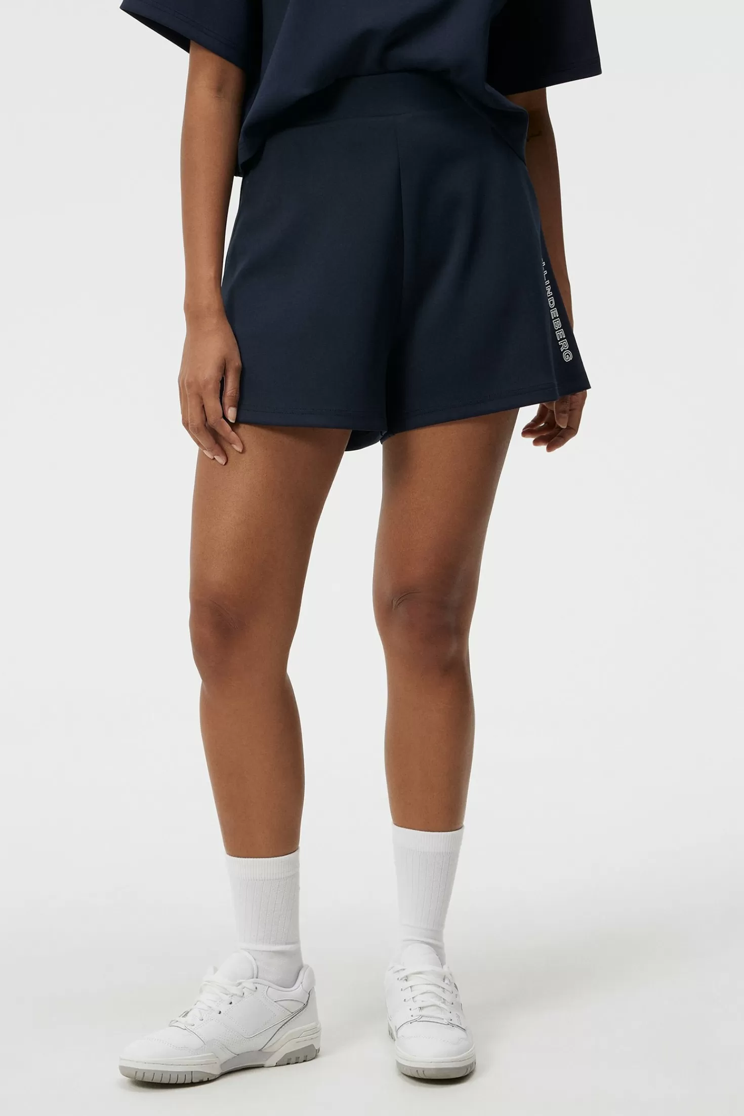 Iniko Shorts | J.Lindeberg Fashion