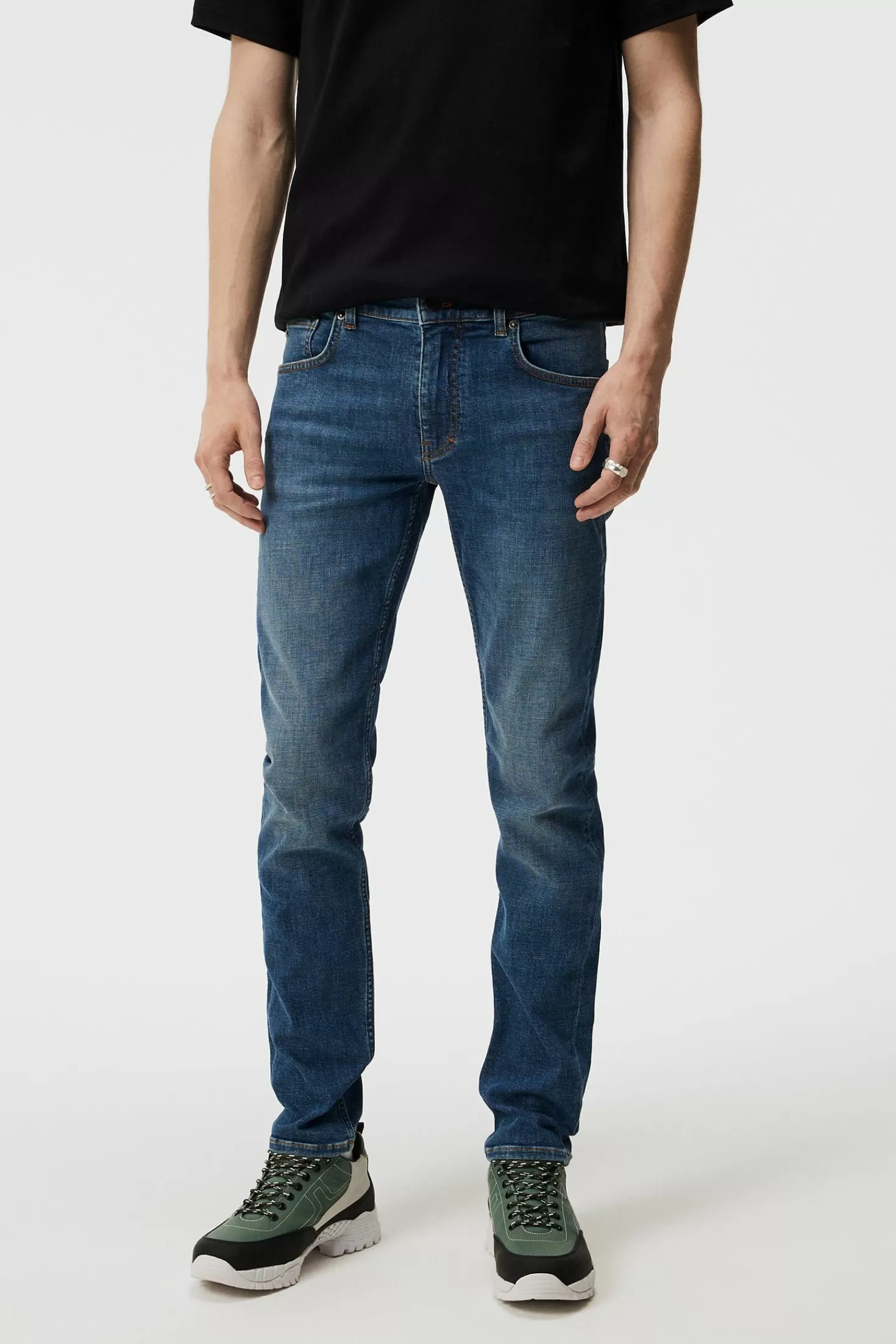 Jay Active Mid Indigo Jeans | J.Lindeberg Shop